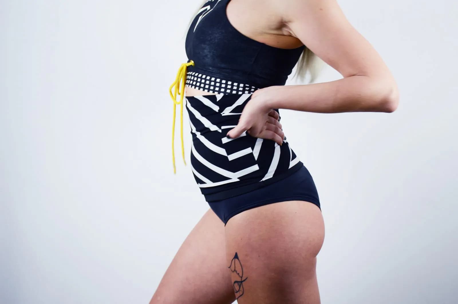 Back Warmers black and white β image 6