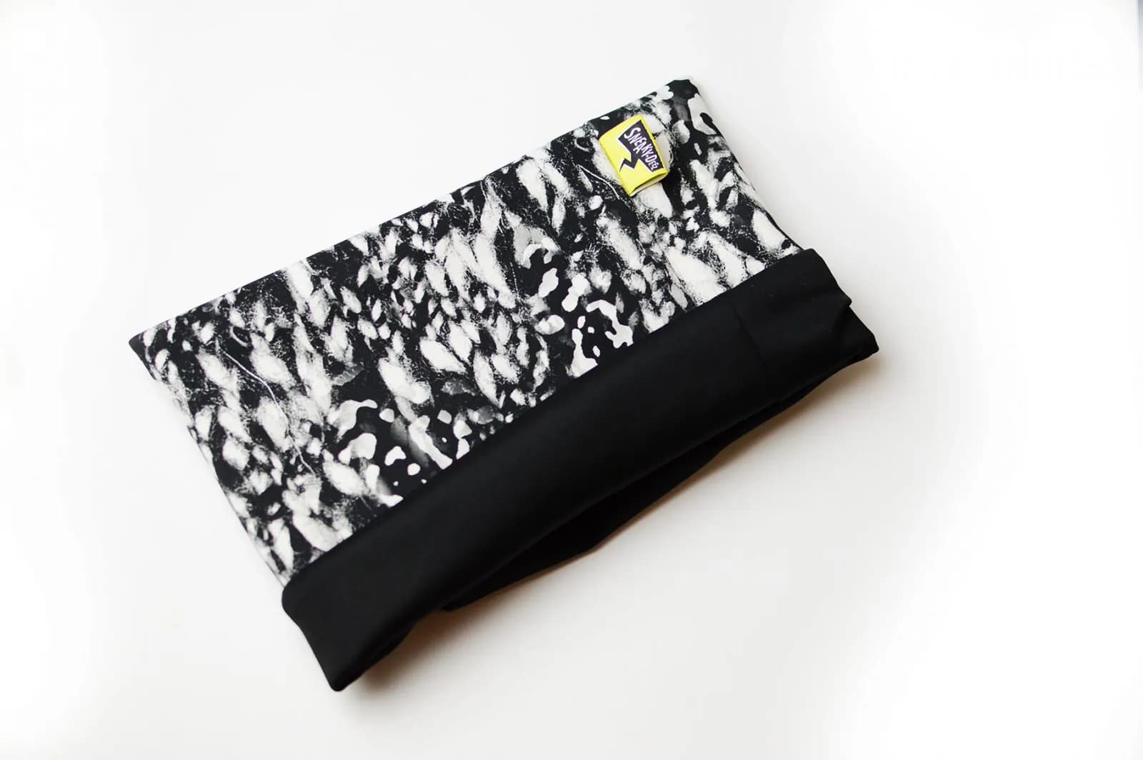 Back Warmers black and white β image 17
